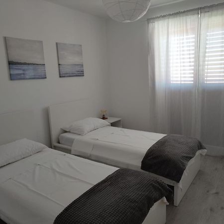 Apartma Stimec إيزولا المظهر الخارجي الصورة